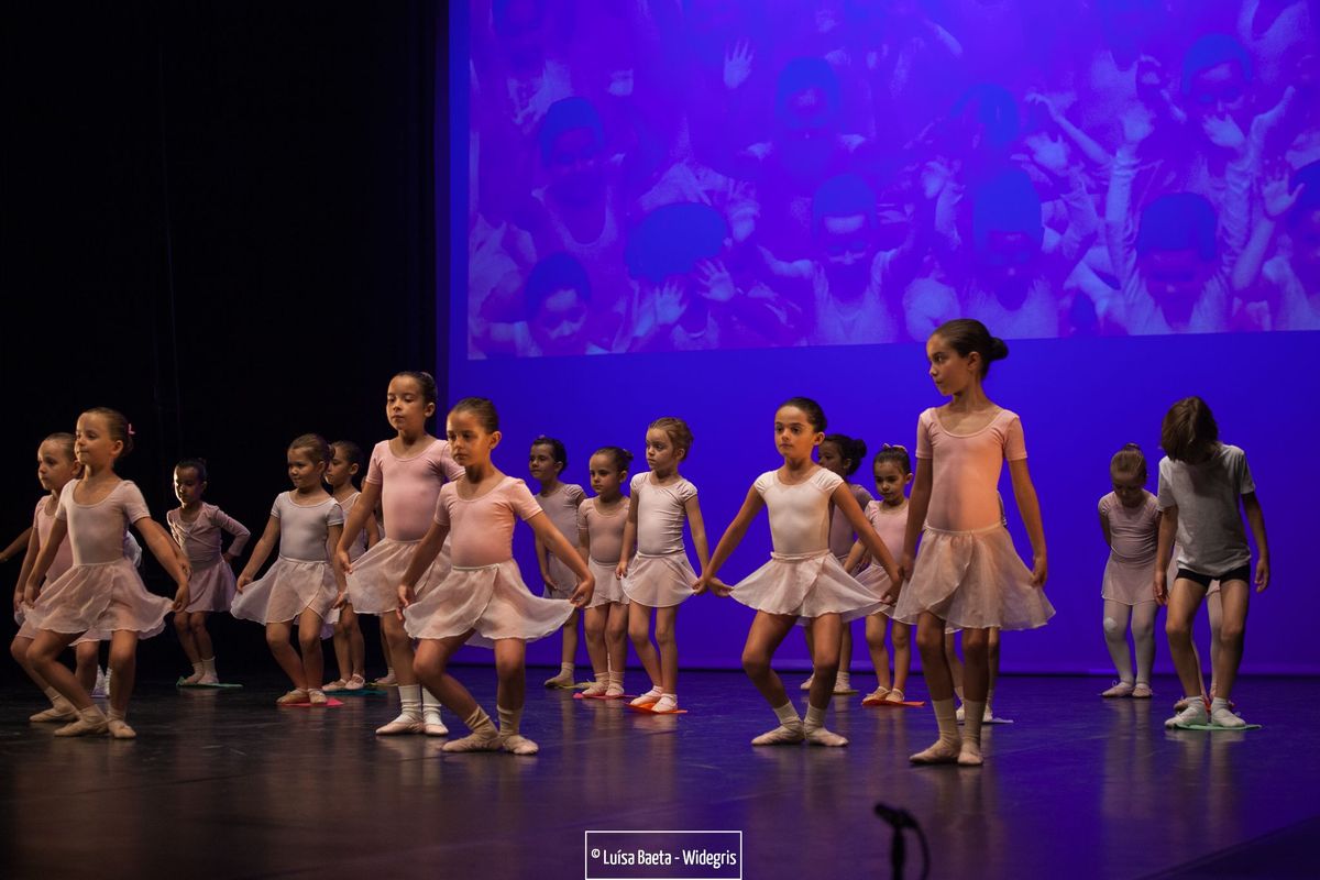 ensaio e espectáculo – turmas de ballet CCS no Teatro Sá da Bandeira