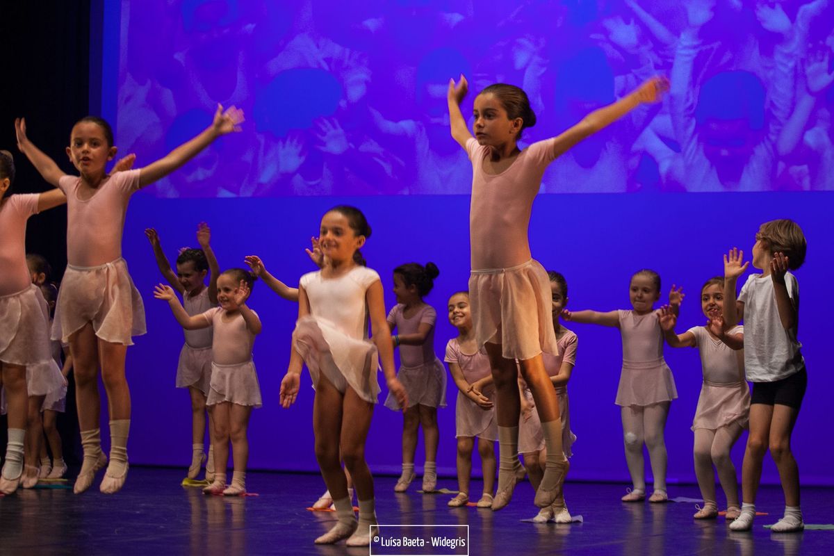 ensaio e espectáculo – turmas de ballet CCS no Teatro Sá da Bandeira