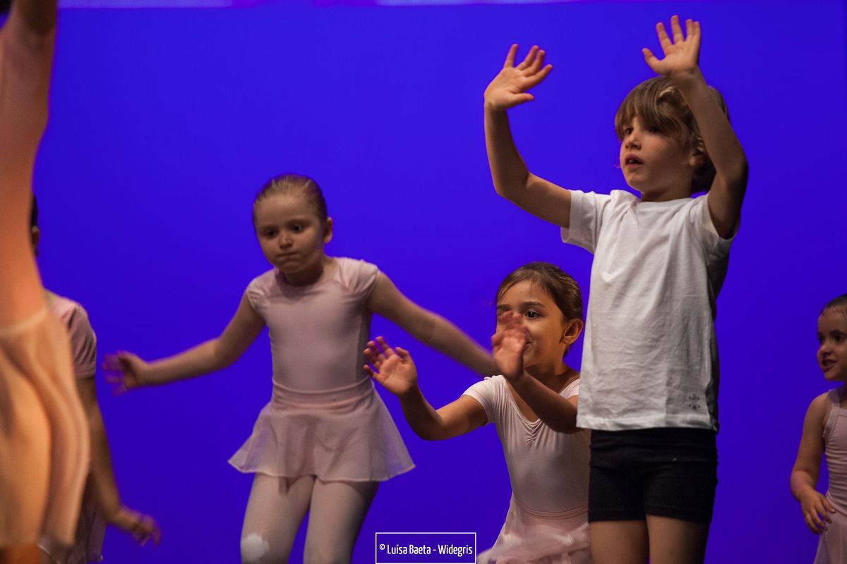 ensaio e espectáculo – turmas de ballet CCS no Teatro Sá da Bandeira