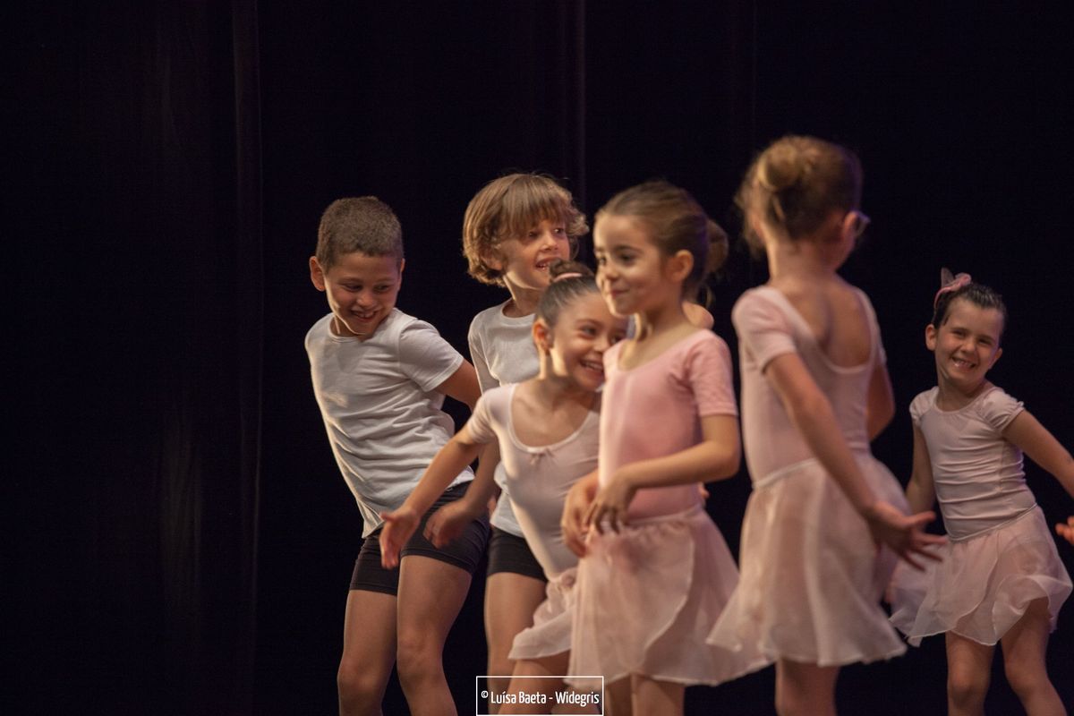 ensaio e espectáculo – turmas de ballet CCS no Teatro Sá da Bandeira