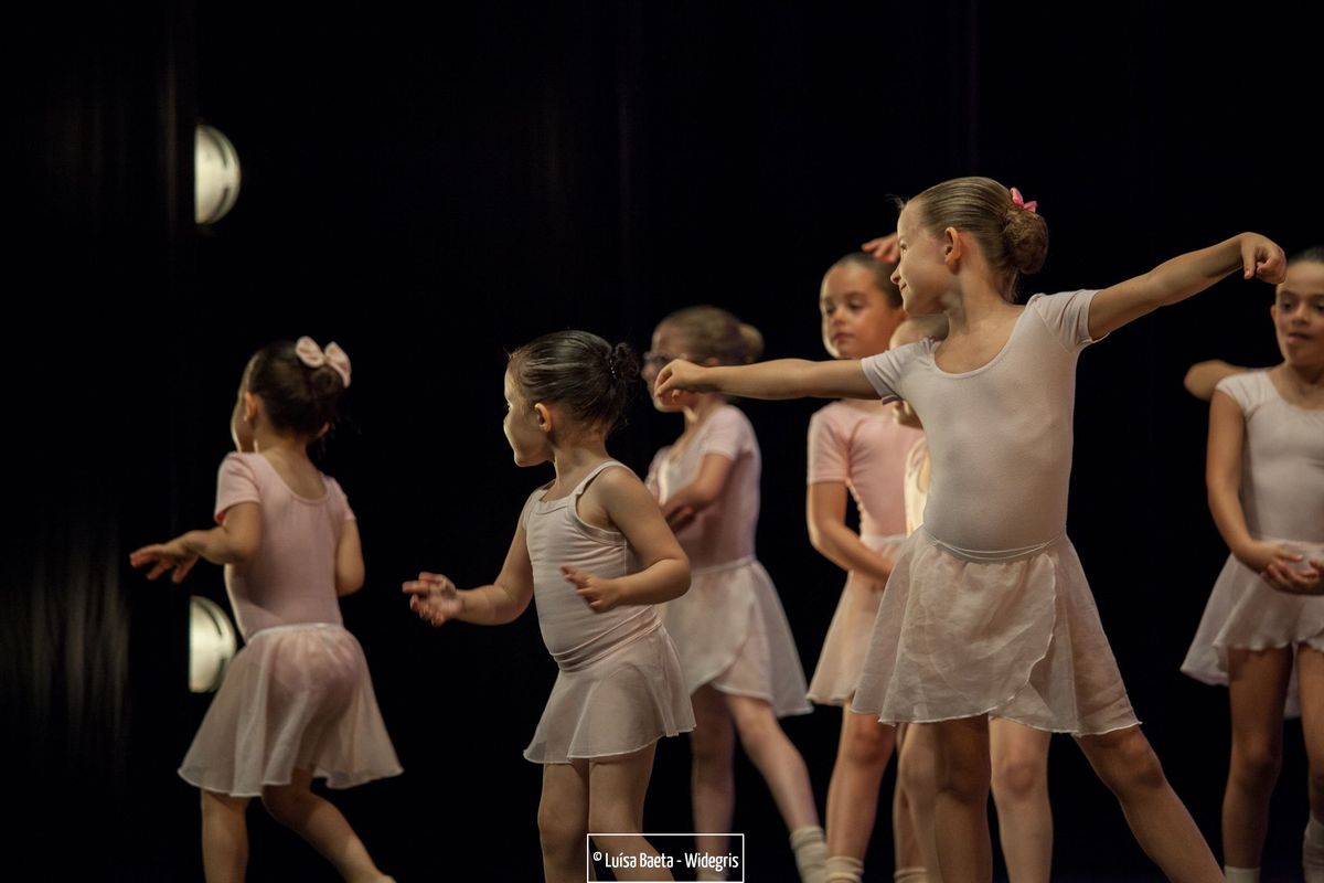 ensaio e espectáculo – turmas de ballet CCS no Teatro Sá da Bandeira