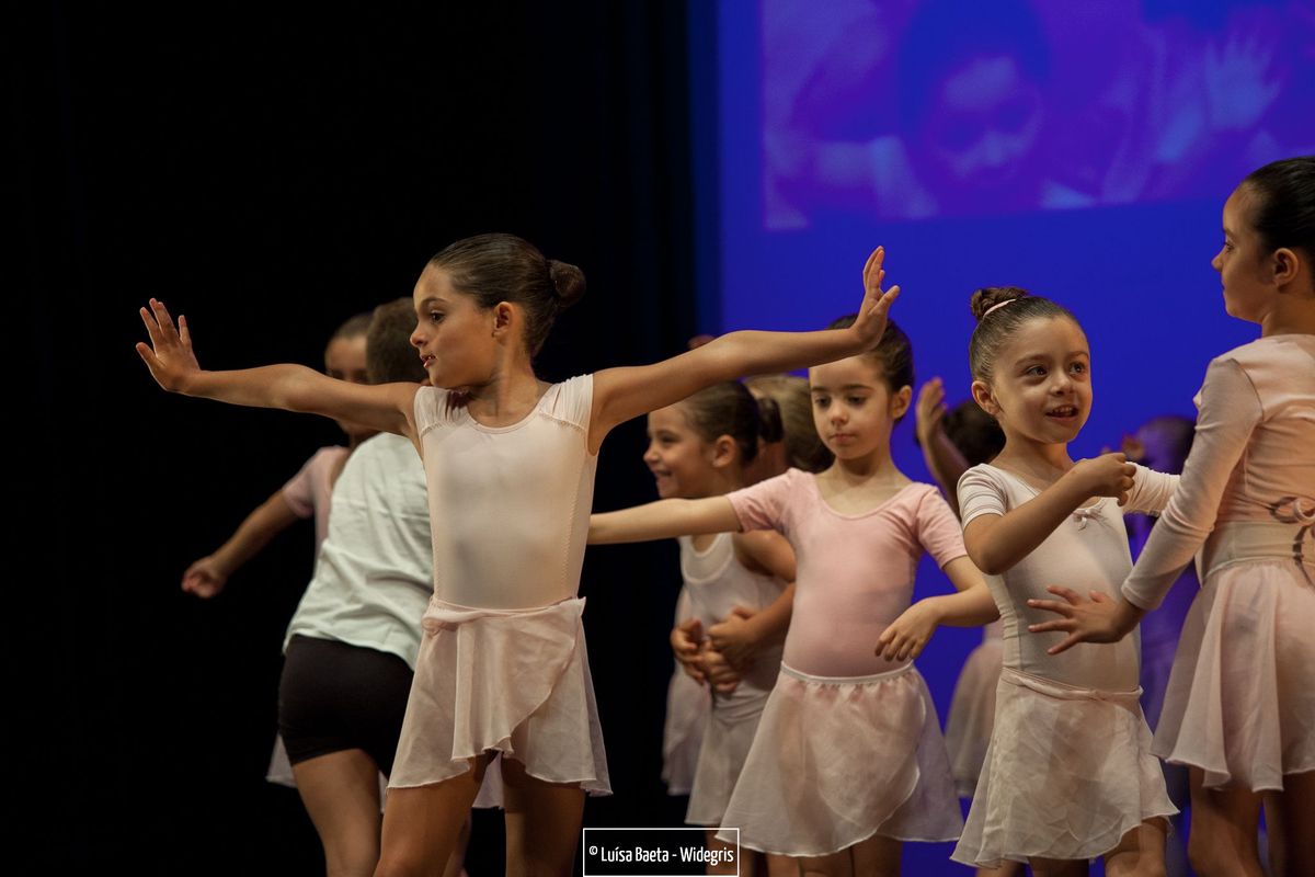 ensaio e espectáculo – turmas de ballet CCS no Teatro Sá da Bandeira