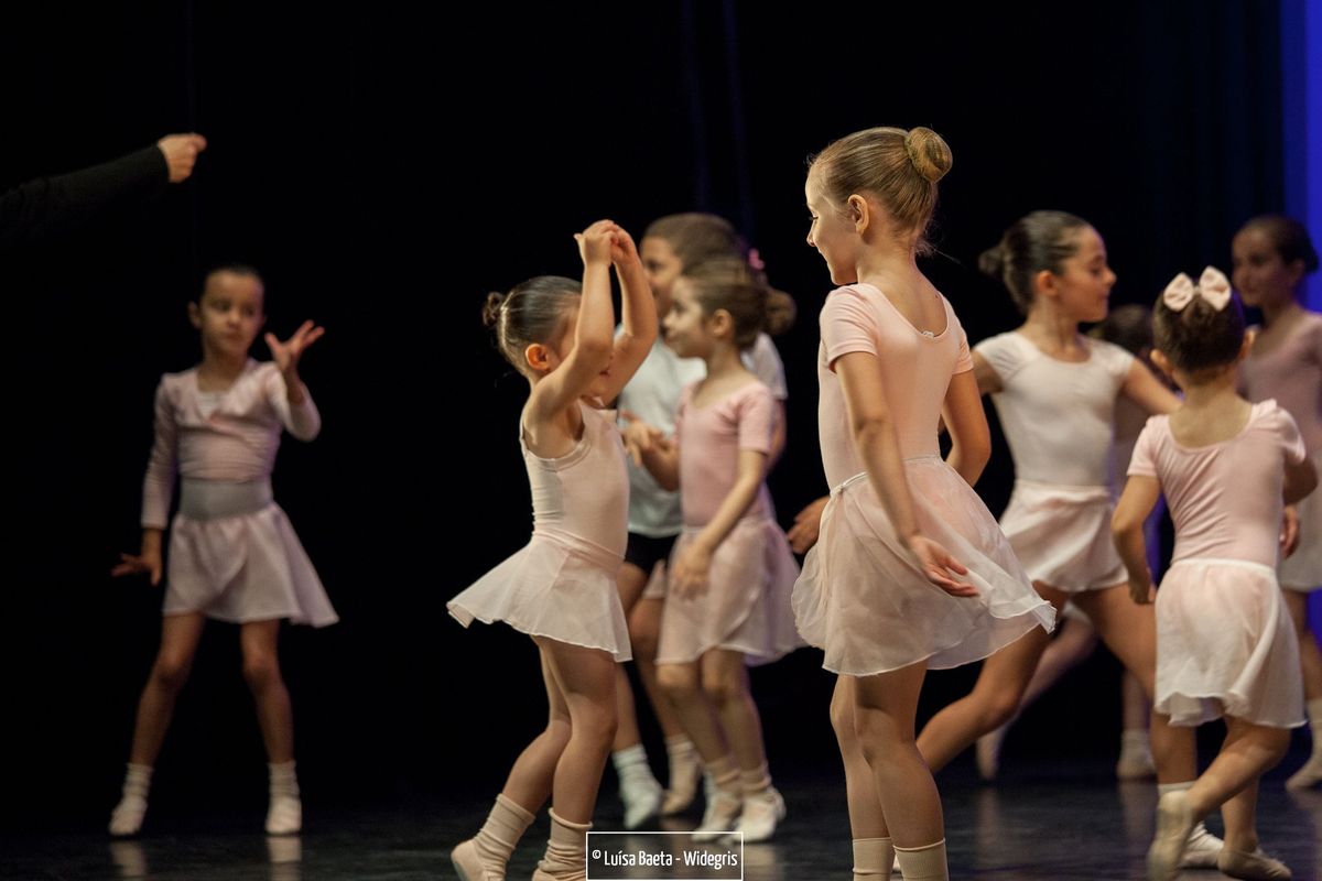 ensaio e espectáculo – turmas de ballet CCS no Teatro Sá da Bandeira