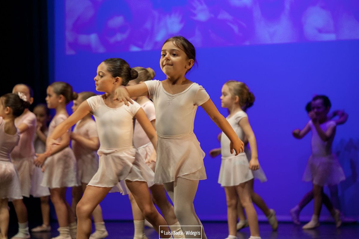 ensaio e espectáculo – turmas de ballet CCS no Teatro Sá da Bandeira