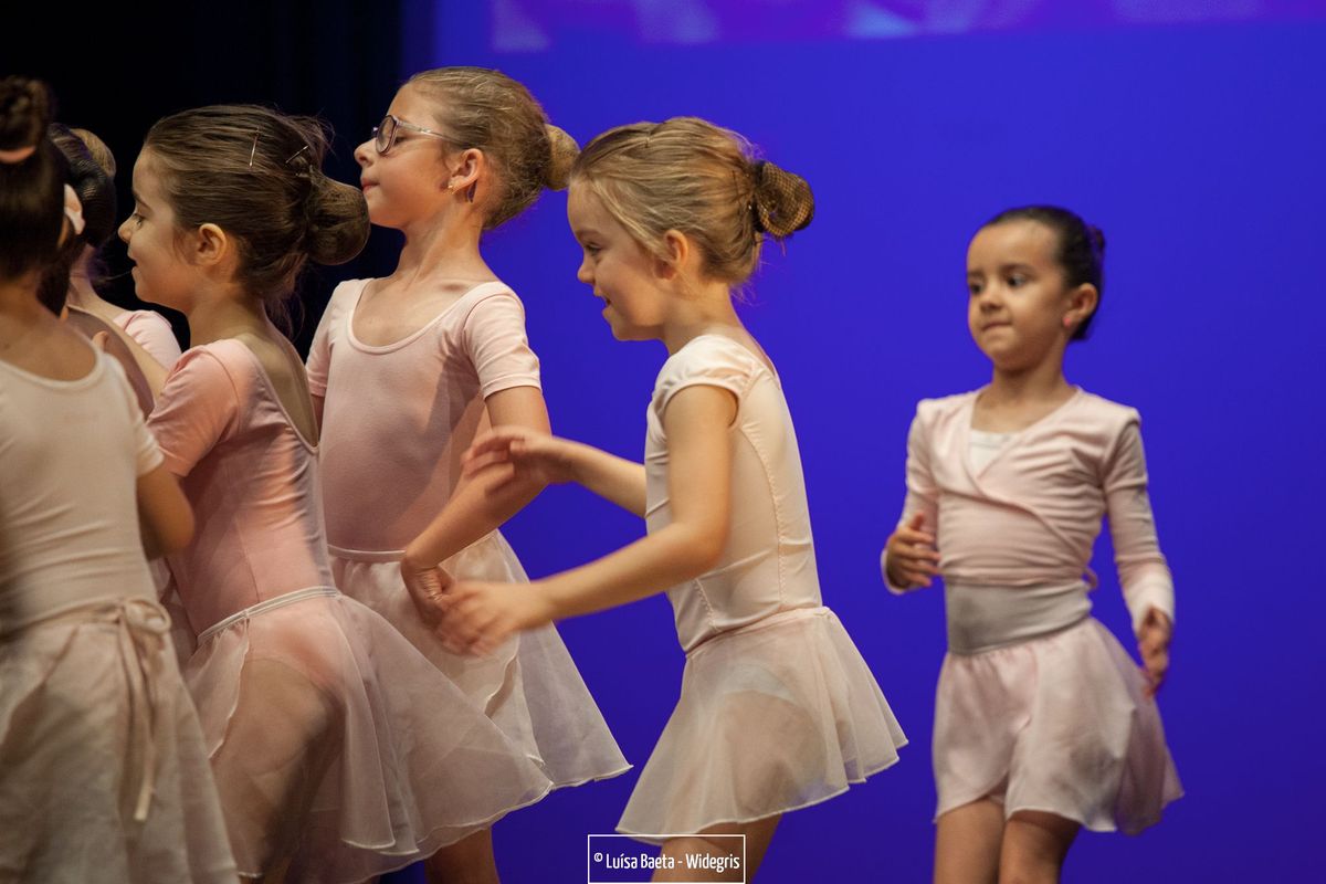 ensaio e espectáculo – turmas de ballet CCS no Teatro Sá da Bandeira