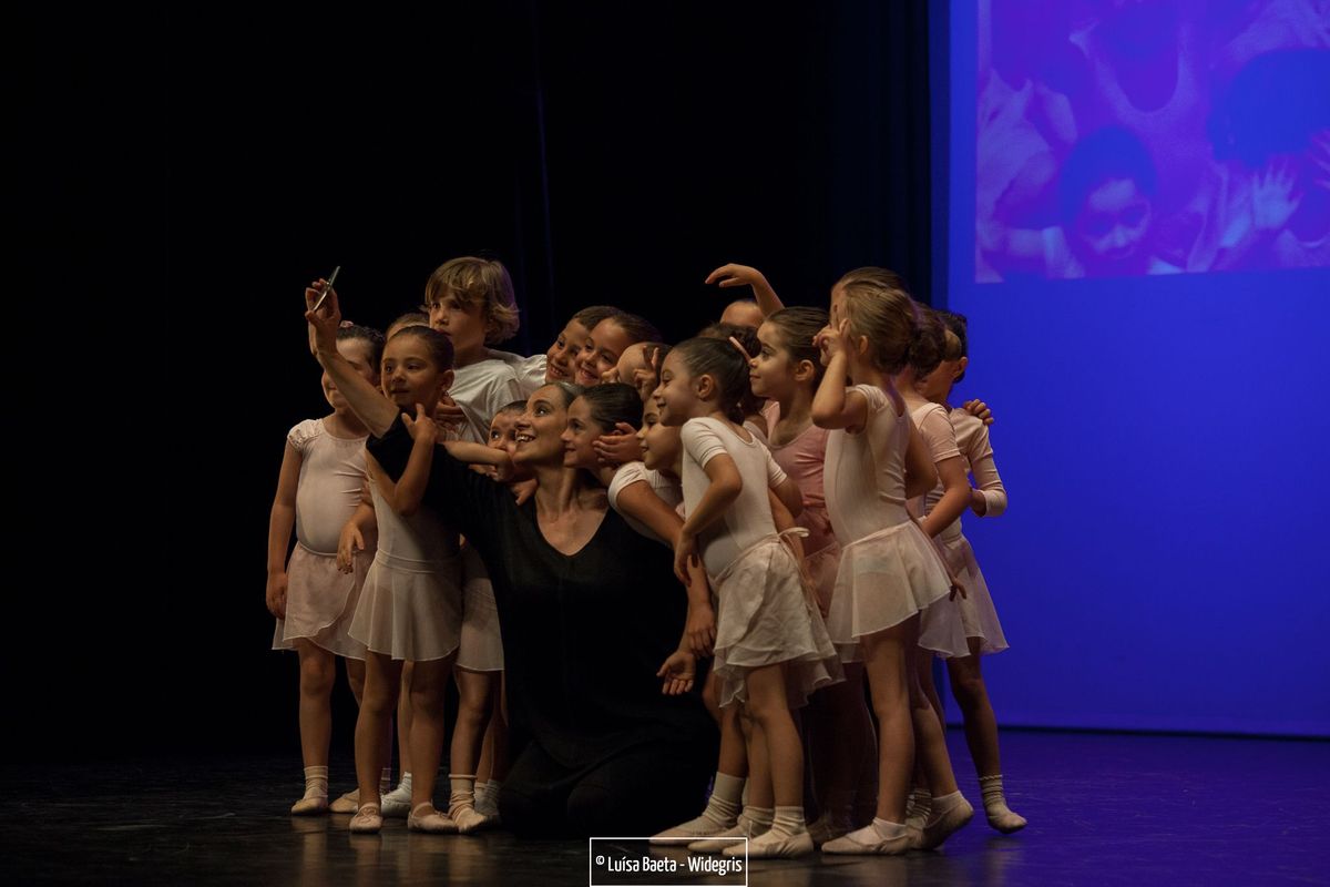 ensaio e espectáculo – turmas de ballet CCS no Teatro Sá da Bandeira