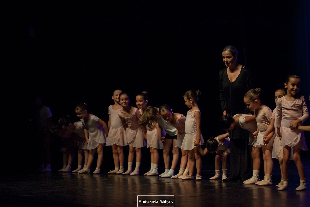 ensaio e espectáculo – turmas de ballet CCS no Teatro Sá da Bandeira