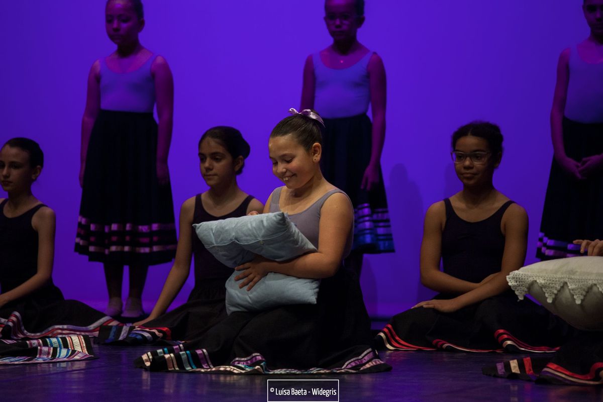 ensaio e espectáculo – turmas de ballet CCS no Teatro Sá da Bandeira