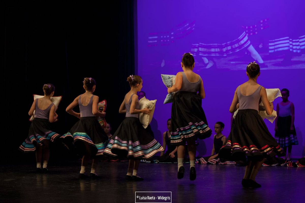 ensaio e espectáculo – turmas de ballet CCS no Teatro Sá da Bandeira