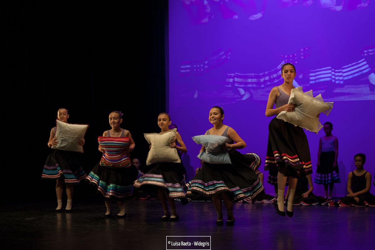 ensaio e espectáculo – turmas de ballet CCS no Teatro Sá da Bandeira