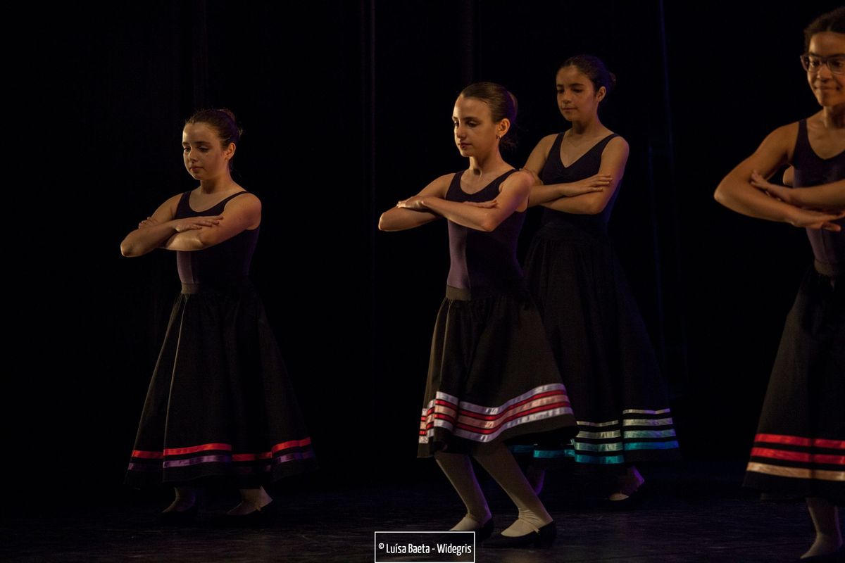 ensaio e espectáculo – turmas de ballet CCS no Teatro Sá da Bandeira