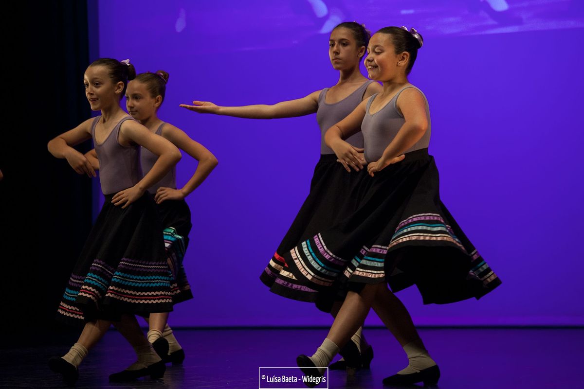 ensaio e espectáculo – turmas de ballet CCS no Teatro Sá da Bandeira