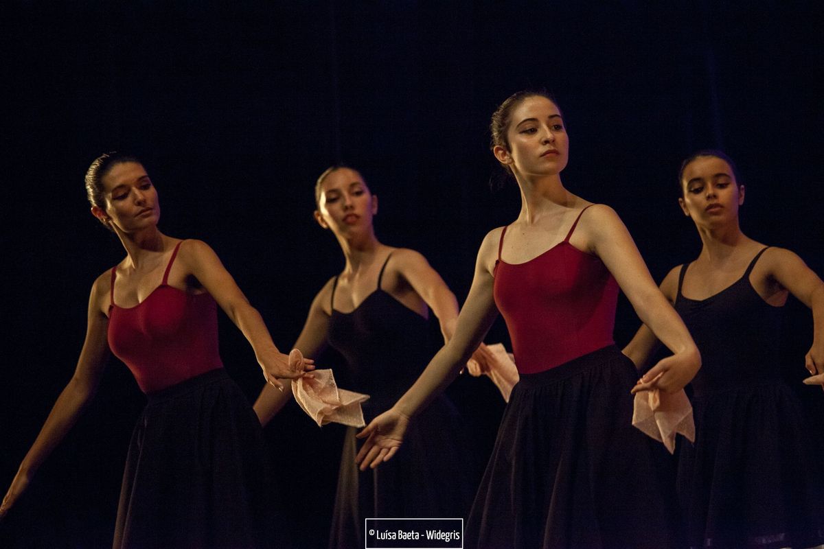 ensaio e espectáculo – turmas de ballet CCS no Teatro Sá da Bandeira
