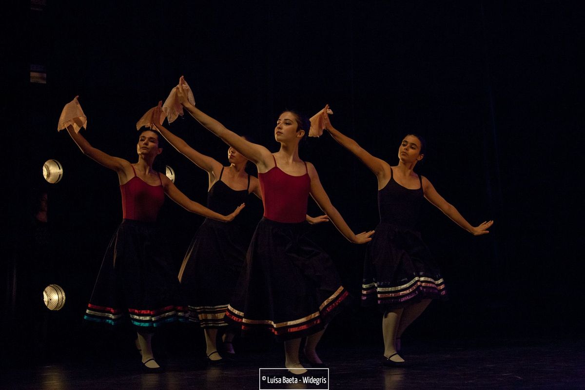 ensaio e espectáculo – turmas de ballet CCS no Teatro Sá da Bandeira