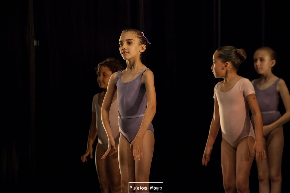 ensaio e espectáculo – turmas de ballet CCS no Teatro Sá da Bandeira