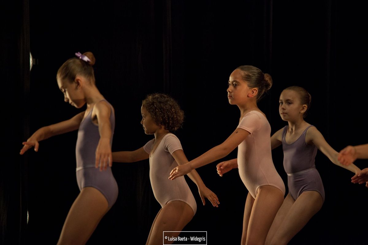 ensaio e espectáculo – turmas de ballet CCS no Teatro Sá da Bandeira