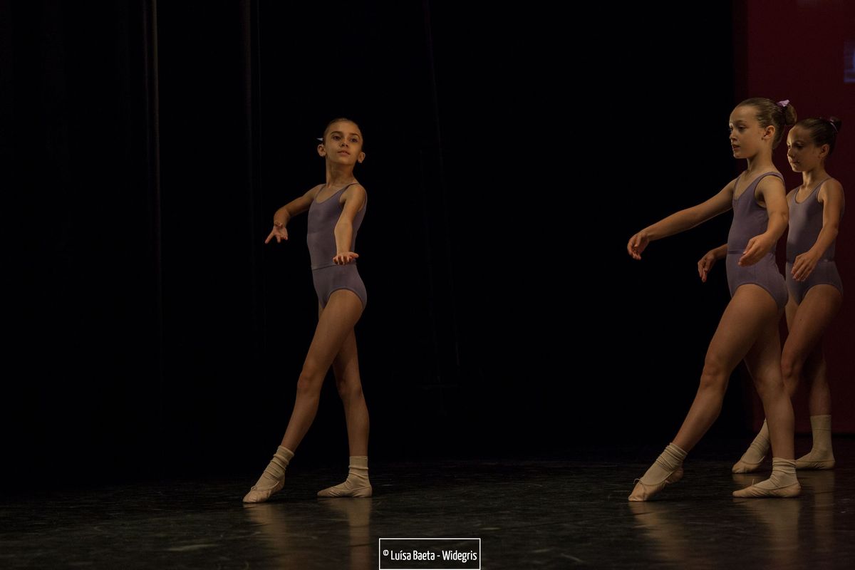 ensaio e espectáculo – turmas de ballet CCS no Teatro Sá da Bandeira
