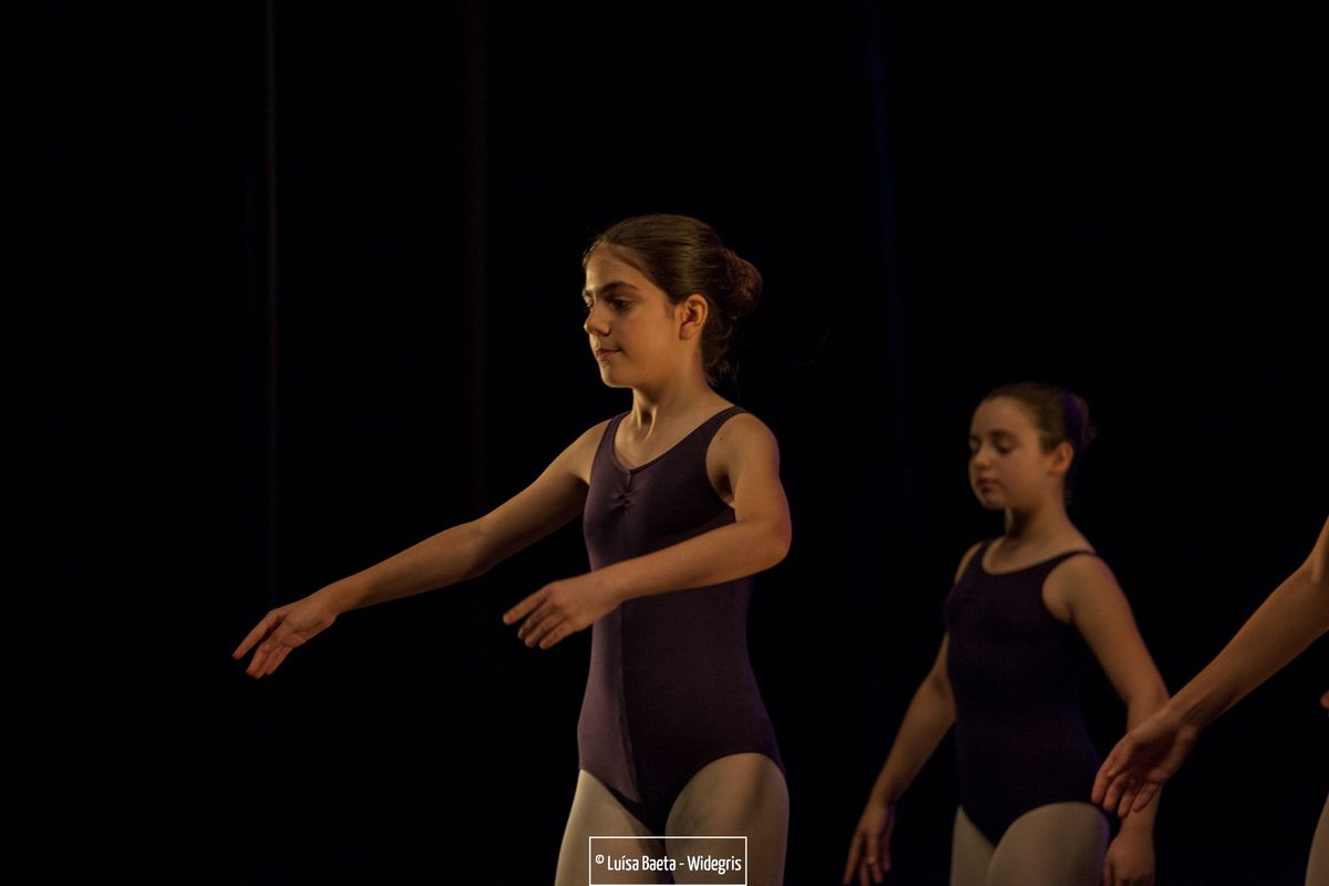 ensaio e espectáculo – turmas de ballet CCS no Teatro Sá da Bandeira