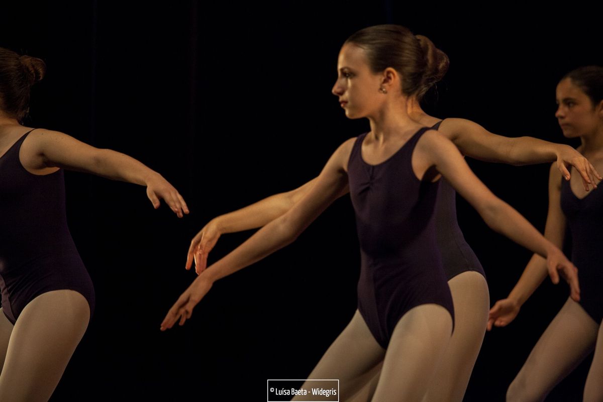 ensaio e espectáculo – turmas de ballet CCS no Teatro Sá da Bandeira